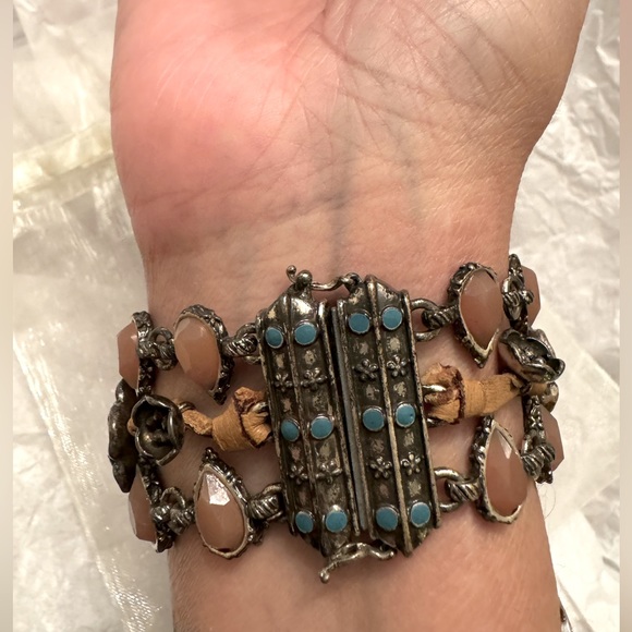 LUCKY BRAND Vintage Magnetic Clasp Bracelet EUC - Picture 4 of 4